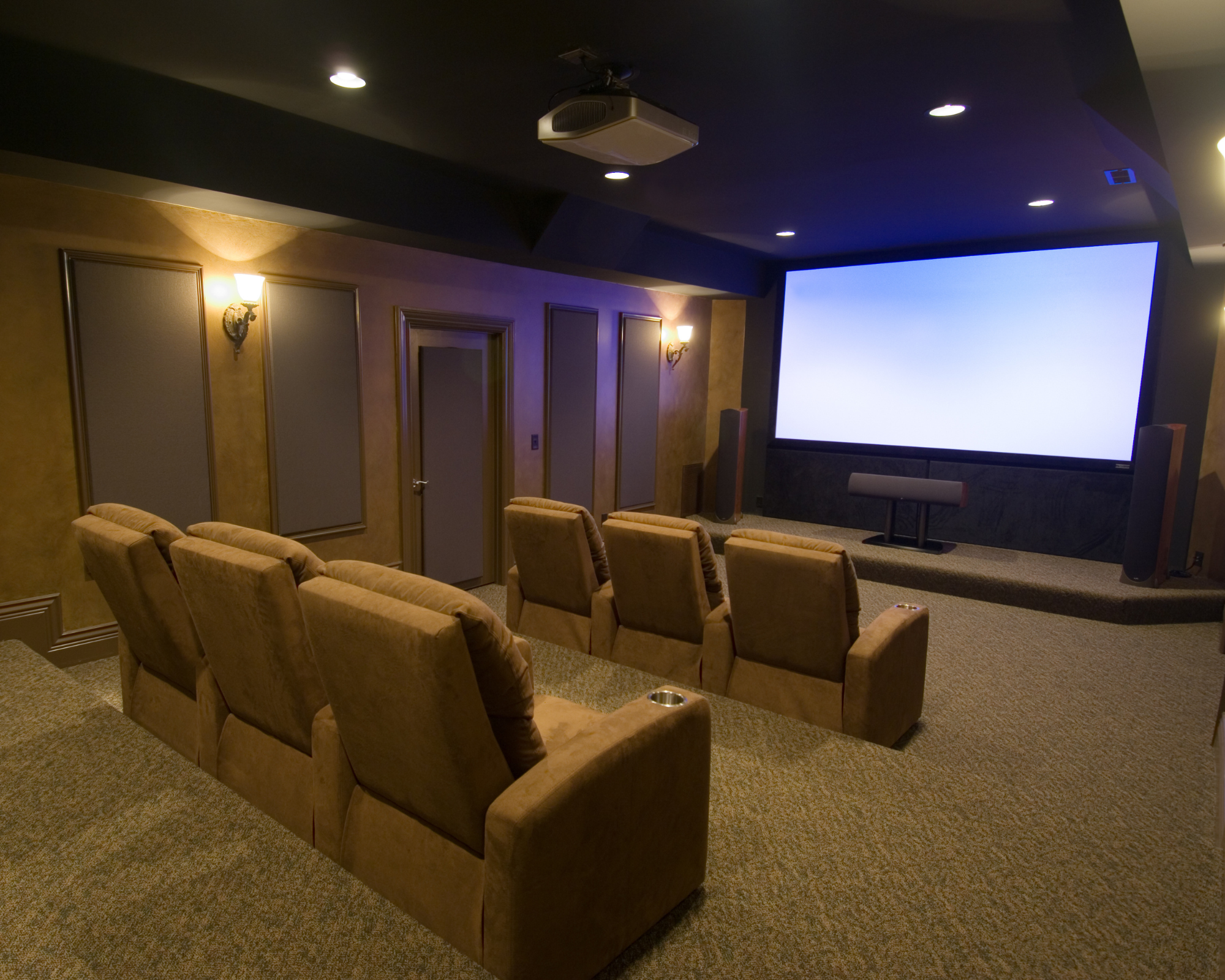 Cine en casa inmersivo Puerto Rico | Diseño e instalación de cine en casa a medida
